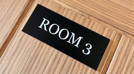 Room 3 at Beauty by Claudie, Gamlingay, England, GB offers a tranquil and welcoming atmosphere.