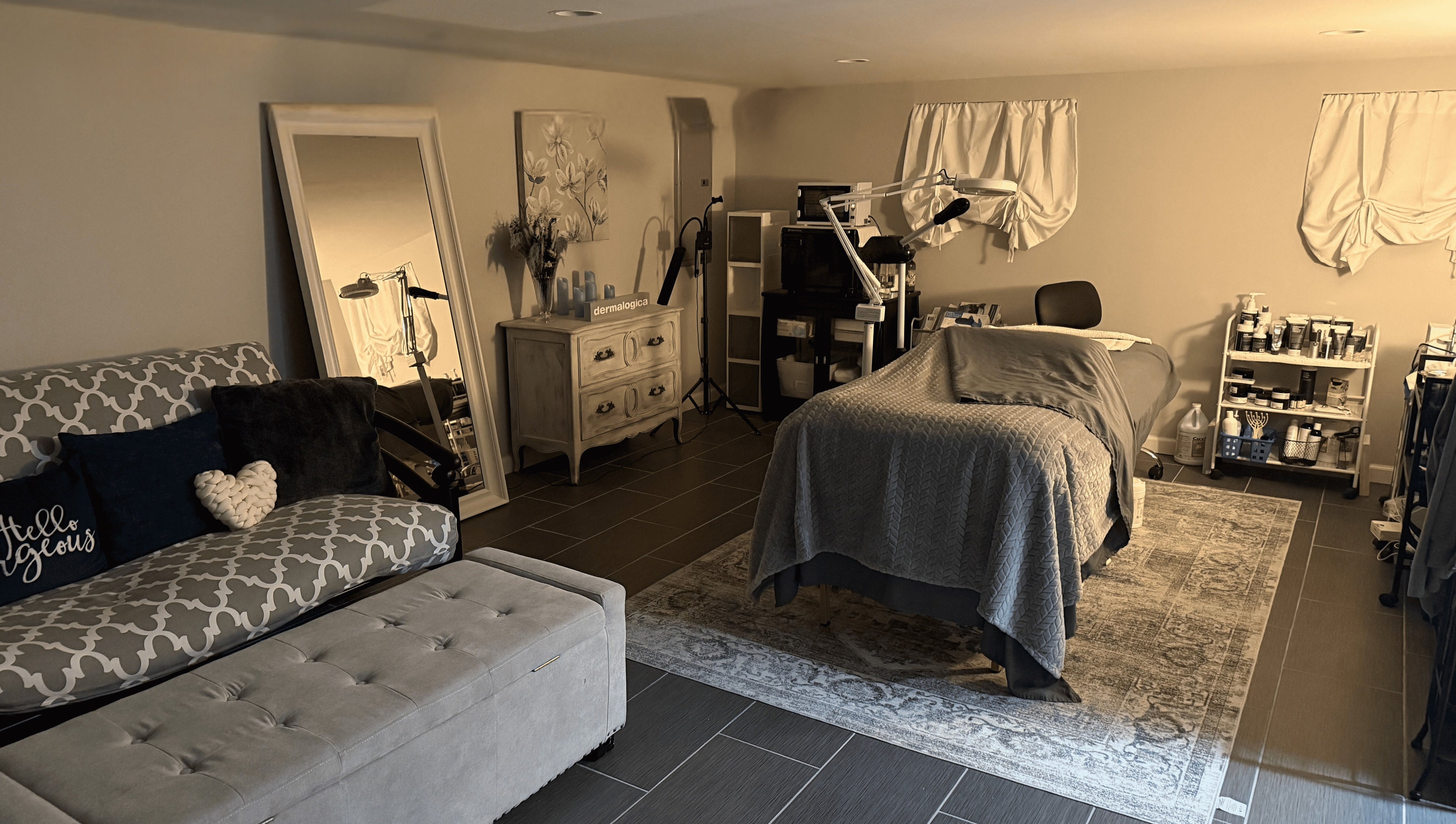 Tranquil treatment room at Heart and Soul Dream Spa in Oceanside, New York, US featuring cozy decor.