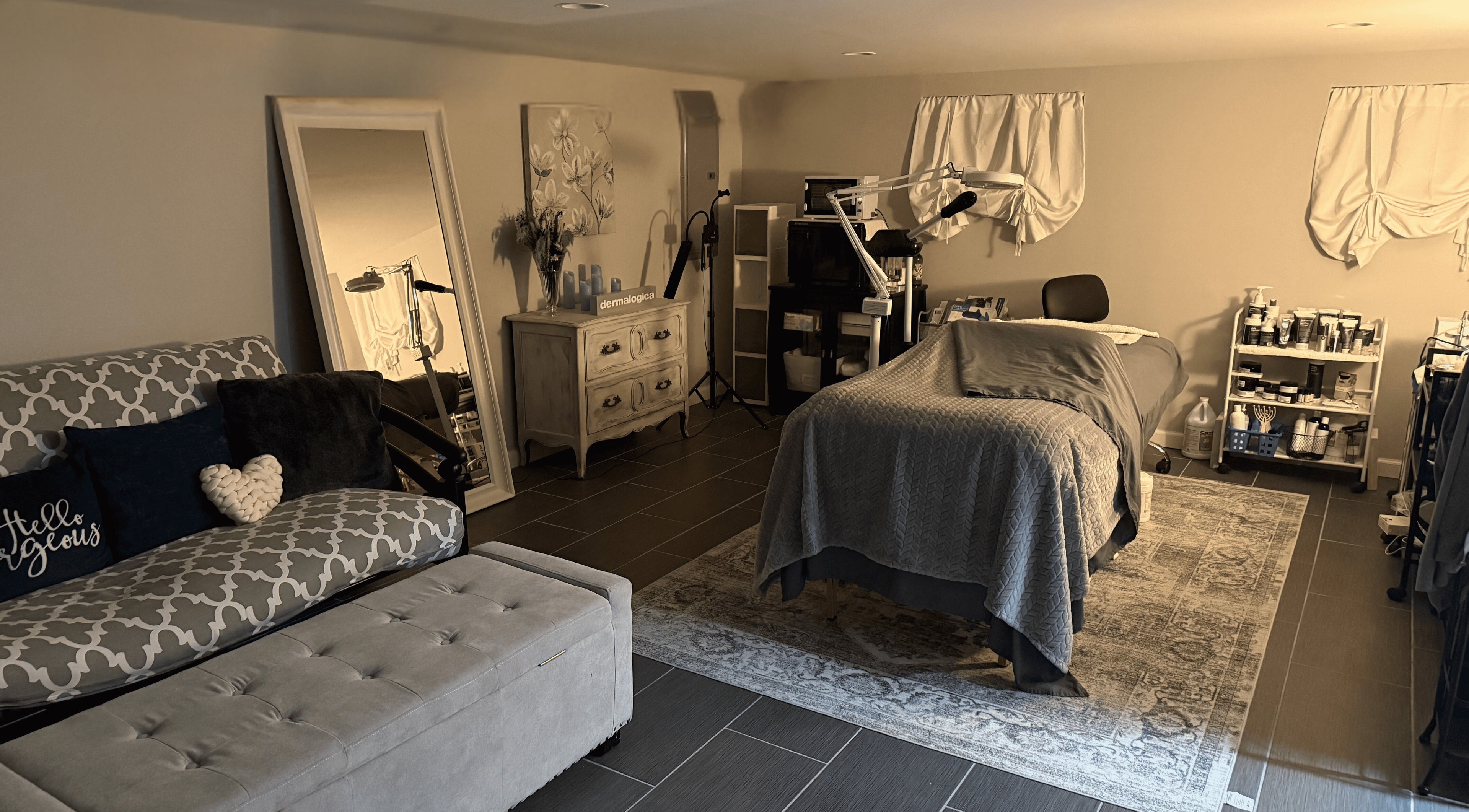 Tranquil treatment room at Heart and Soul Dream Spa in Oceanside, New York, US featuring cozy decor.