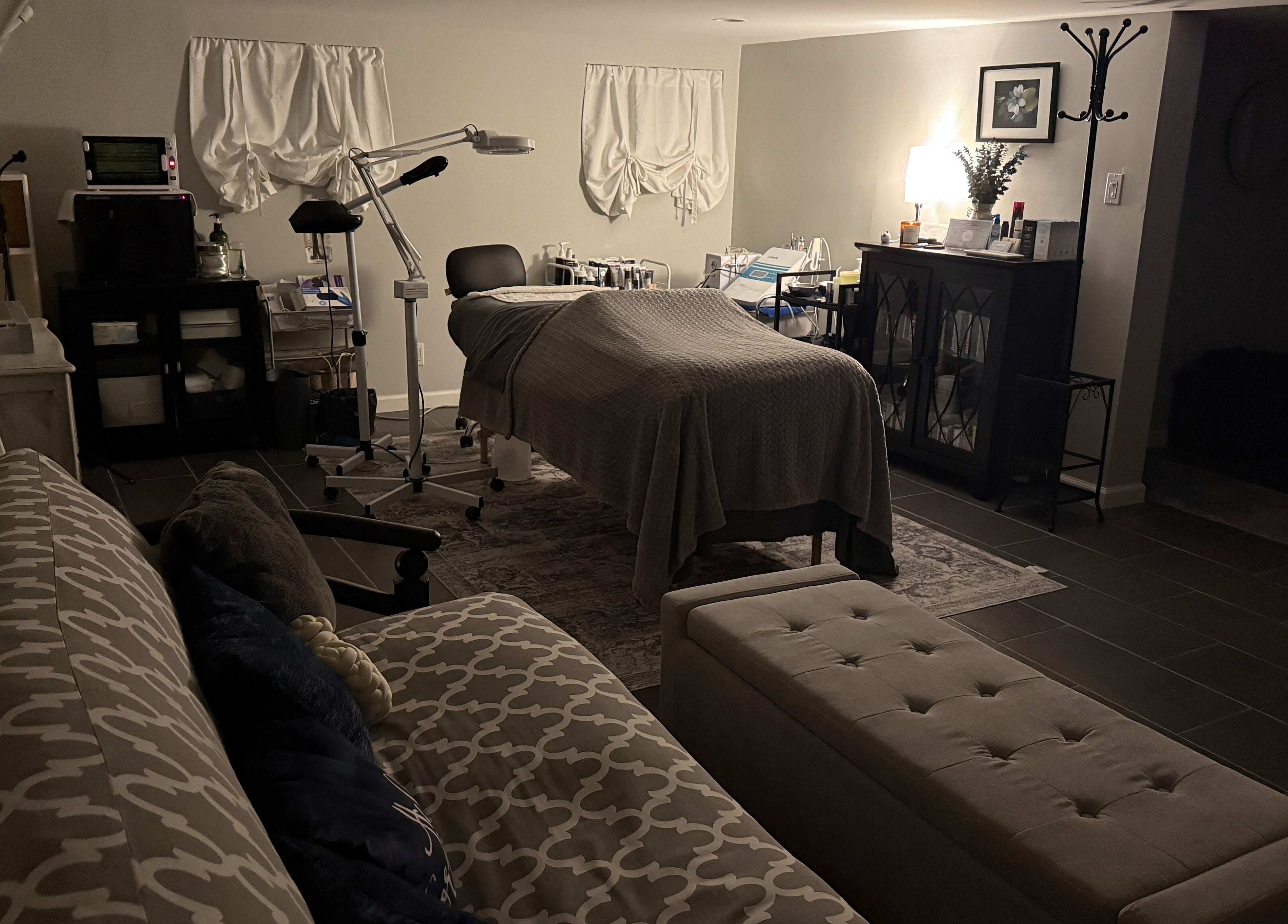 Relaxing spa treatment room at Heart and Soul Dream Spa, Oceanside, New York, US, with cozy lighting and decor.