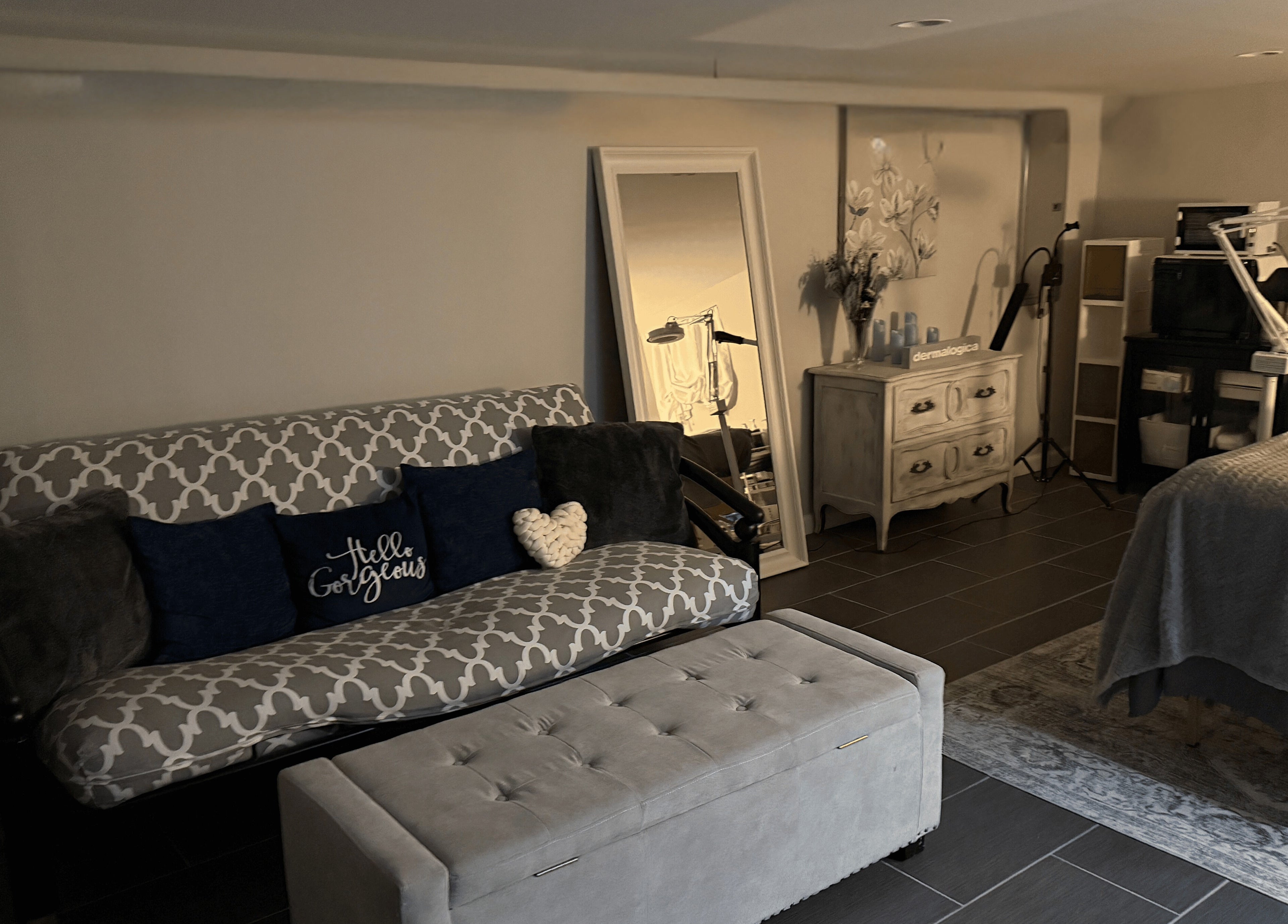 Heart and Soul Dream Spa offers a cozy treatment space in Oceanside, New York, US with modern decor.