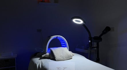 Tranquil spa room at Cabo Glow Salon in San José Del Cabo with a modern treatment setup.