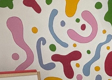 Colorido mural de arte en Kids & Cuts Fun Studio, Mexicali, Baja California, MX.