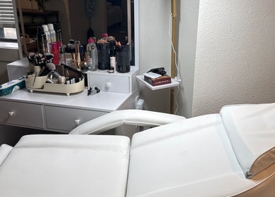 Makeup station at Shohina_makeup, Kent, Washington, US showcasing beauty essentials.
