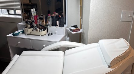 Makeup station at Shohina_makeup, Kent, Washington, US showcasing beauty essentials.