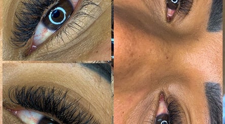 Close de cílios postiços no Beauty Club Vespasiano, Minas Gerais, Minas Gerais, BR.