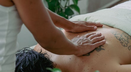 Relaxing massage at Bruna Monteiro Yoga and Holistic Therapies in Beverly Hills, California, US.