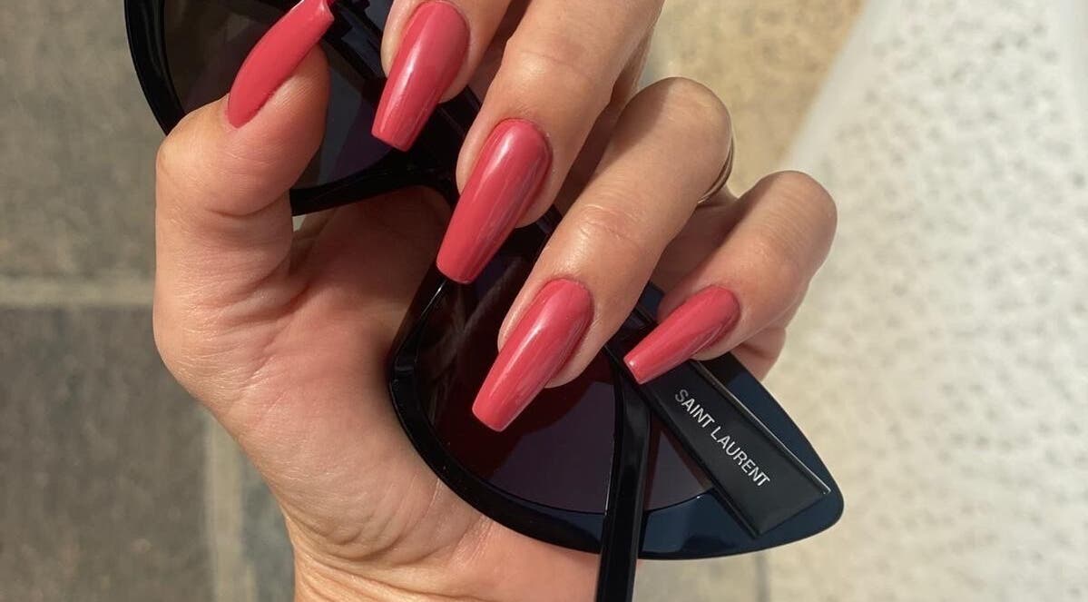 Unghie rosa sgargianti curate da Nails Studio By M2estetique, Cernusco Sul Naviglio, Lombardia, IT.