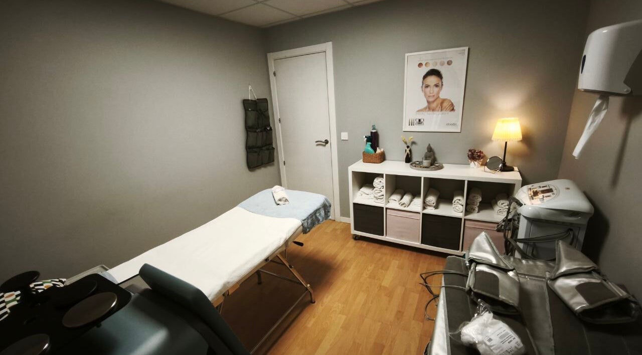 Sala de tratamiento relajante en Ten District Ourense, Ourense, Galicia, ES.