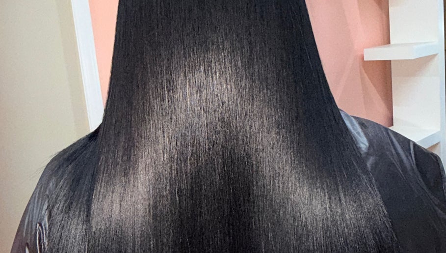 Silky straight hair showcased at Elenes Beauty in Mexicali, Baja California, MX.