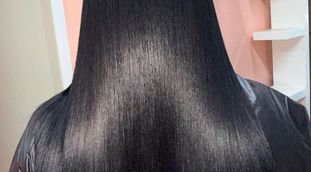 Silky straight hair showcased at Elenes Beauty in Mexicali, Baja California, MX.