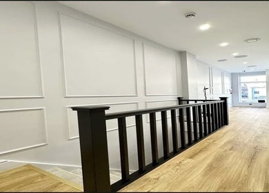 Chic entryway at Aurelle Aesthetic Clinic in Gerrards Cross, England, GB with modern decor.