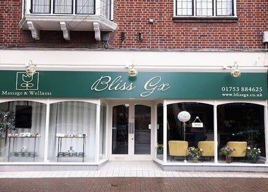 Front view of a welcoming clinic at Gerrards Cross, England, GB, part of Aurelle Aesthetic Clinic network.