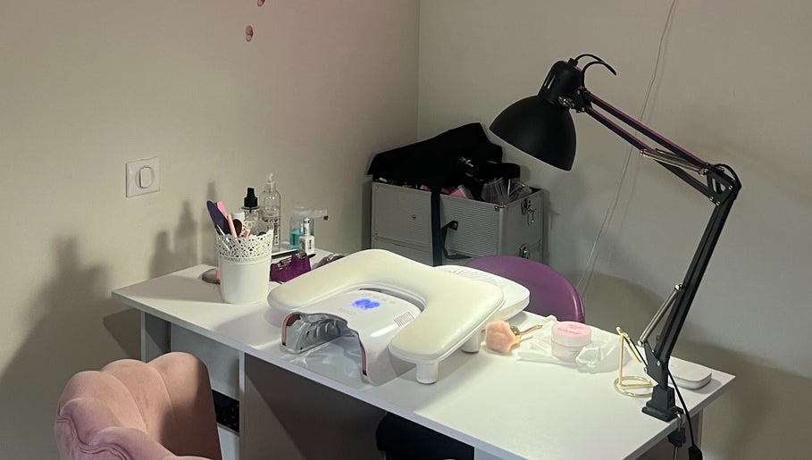 Coin manucure élégant chez EbeautyPassion à Rognonas, Provence-alpes-côte D'azur, FR.