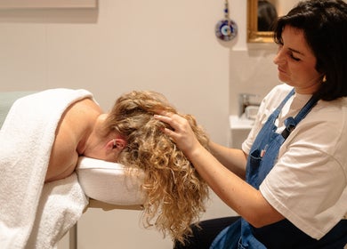 Massage apaisant à En Corps, Vitré, Bretagne, FR, offrant détente et bien-être.