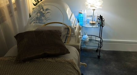 Relaxing spa room at The Hairapist Chichester | HeadSpa & Extensions in Chichester, England, GB.