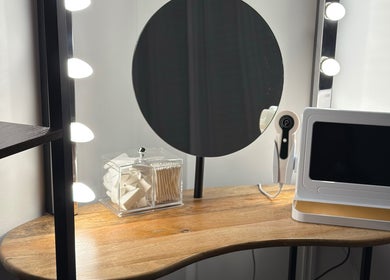 Illuminated vanity at The Hairapist Chichester | HeadSpa & Extensions, Chichester, England, GB.