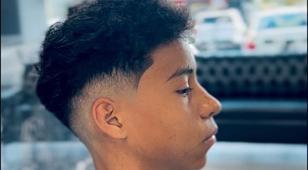 Corte juvenil en Barber shop Villarreal, García, Nuevo León, MX. Perfecto para el verano.