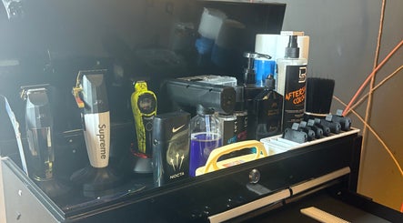 Set de herramientas de barbería premium en Yery’s Barber, Villalbilla, Comunidad De Madrid, ES.