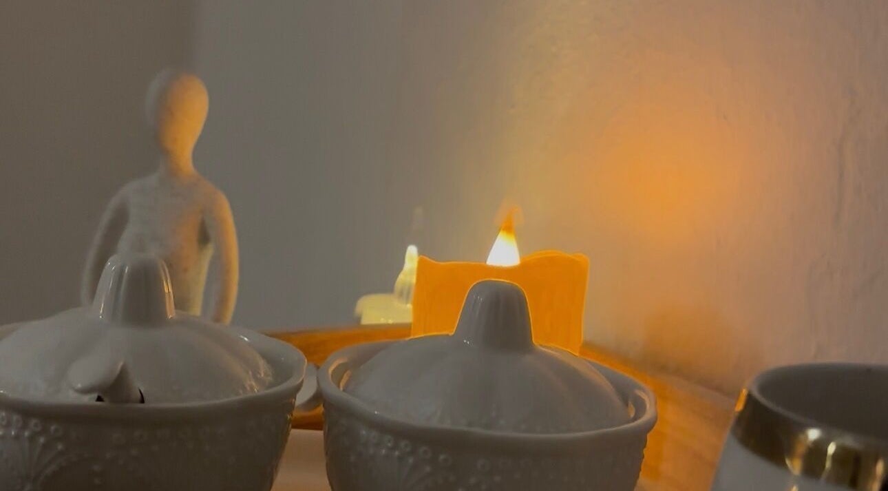 Calming candlelit setup at SAIAN BEAU SPA, La Vega, La Vega, DO, perfect for relaxation and wellness.