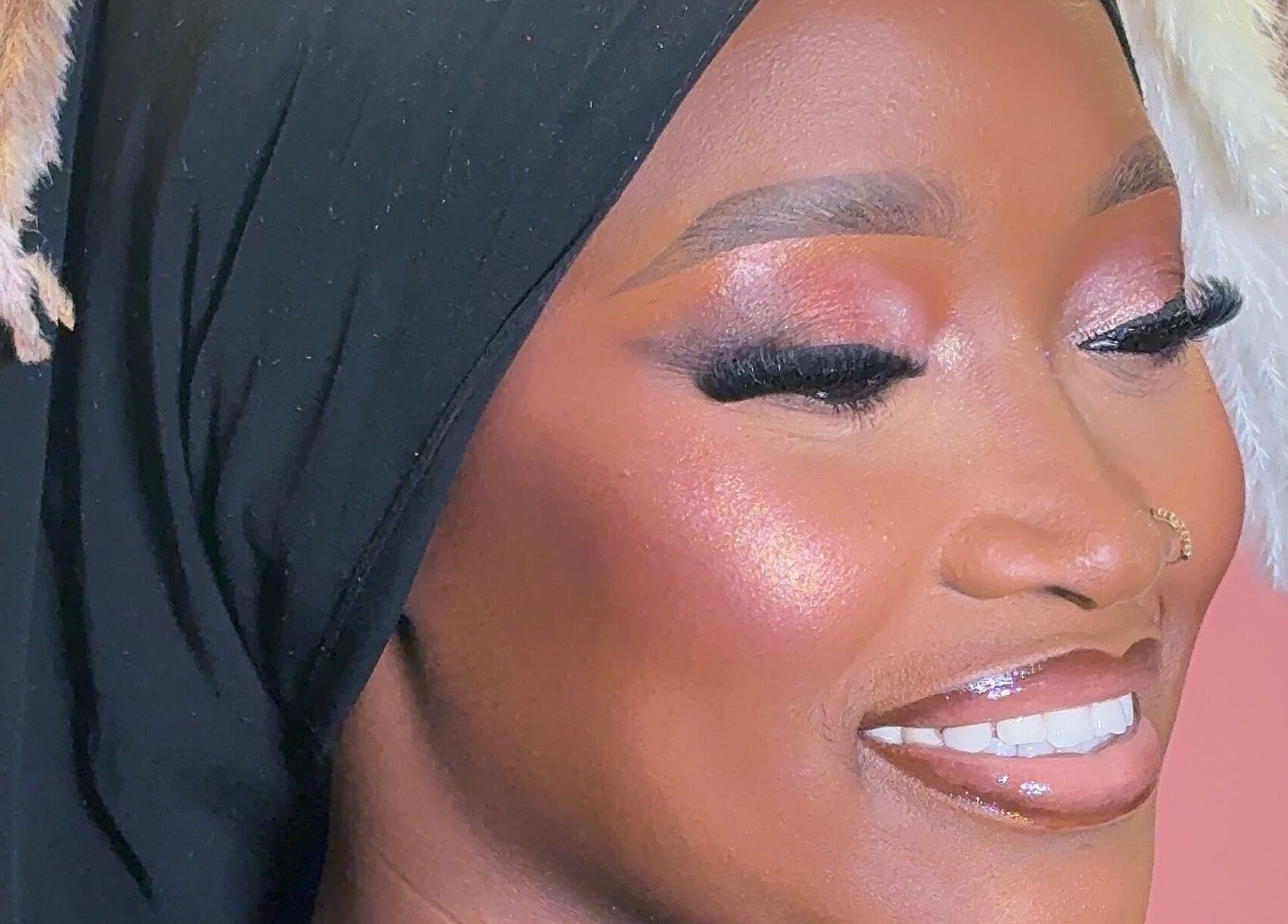 Superbe maquillage glamour à Bmakeup World, Sarcelles, Île-de-France, FR.