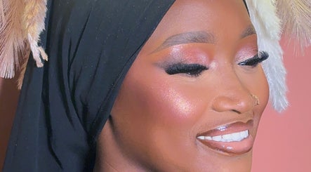Superbe maquillage glamour à Bmakeup World, Sarcelles, Île-de-France, FR.
