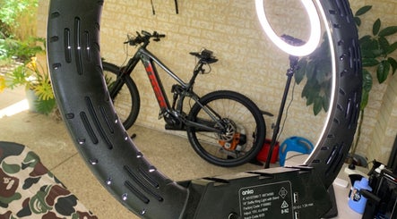 Brody.fadez setup in Banksia Grove, WA, showcasing a ring light and bicycle in the background.