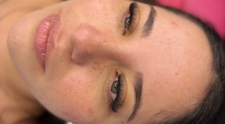 Primer plano de extensiones de pestañas en Lashes Guatemala, Ciudad De Guatemala, Guatemala, GT.