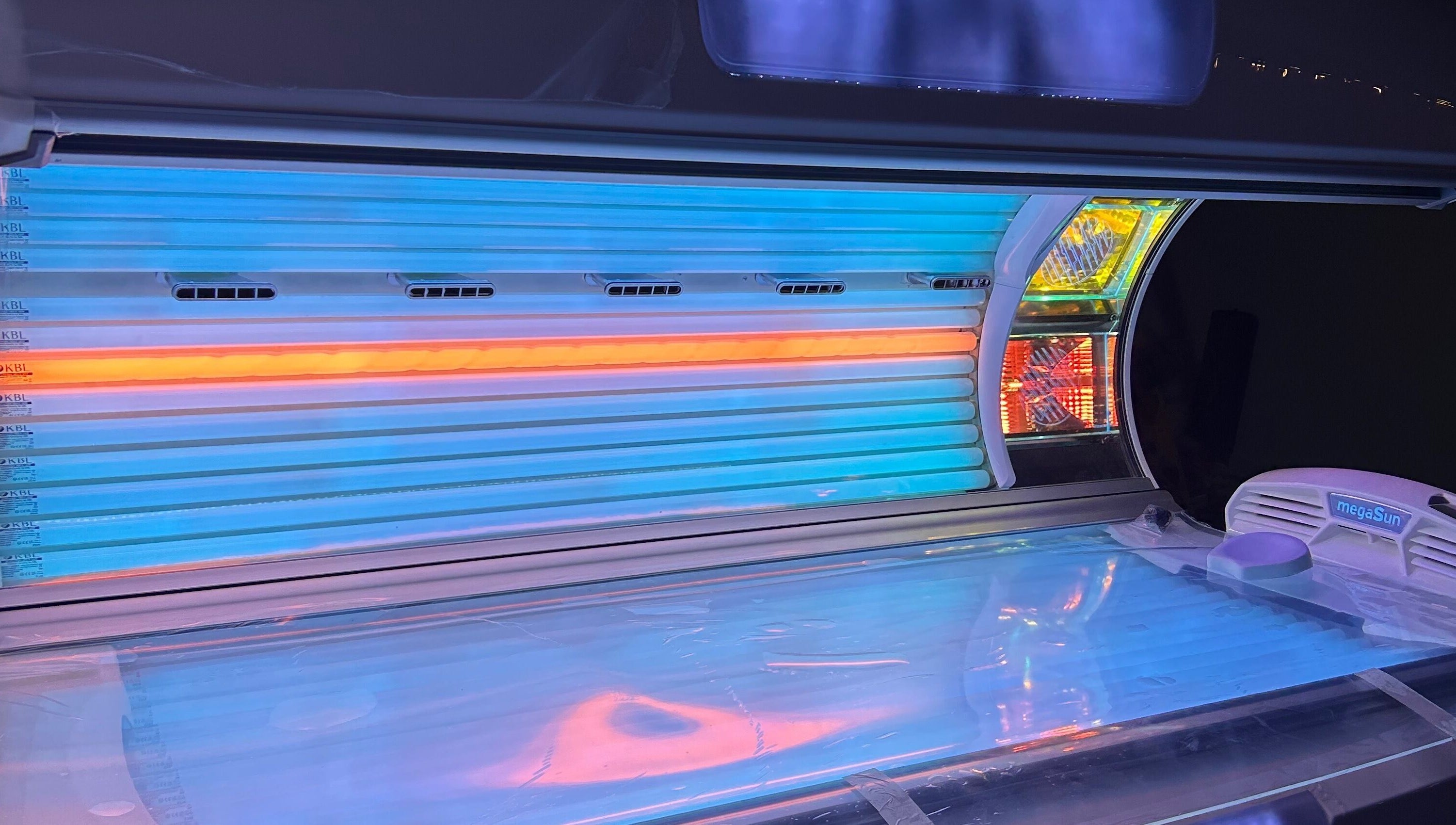 State-of-the-art tanning bed at Cove Tanning Studio, Droitwich Spa, England, GB offers a relaxing sun-kissed experience.