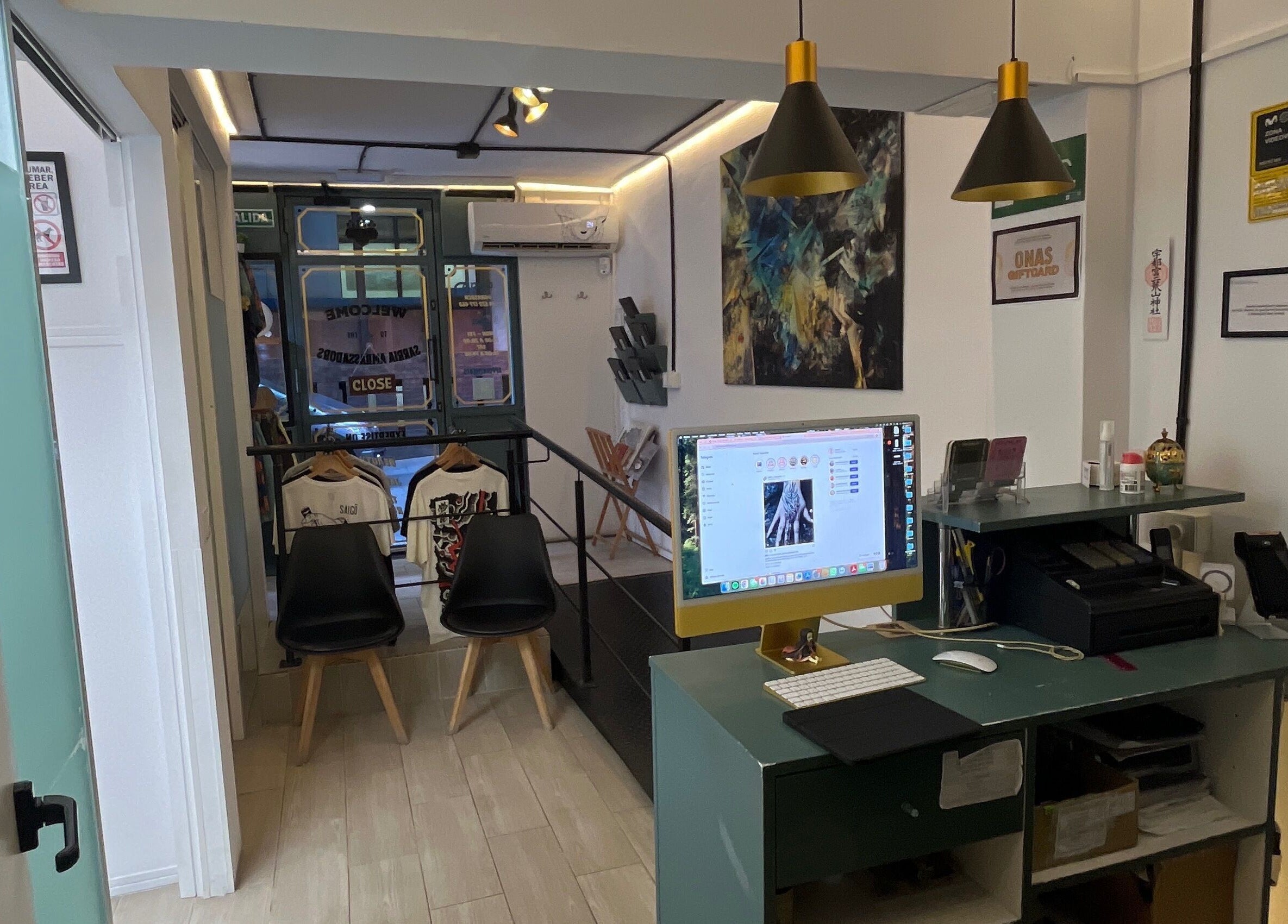 Welcoming reception area at Nia Ochoa in Barcelona, Barcelona, ES with chic decor and modern amenities.