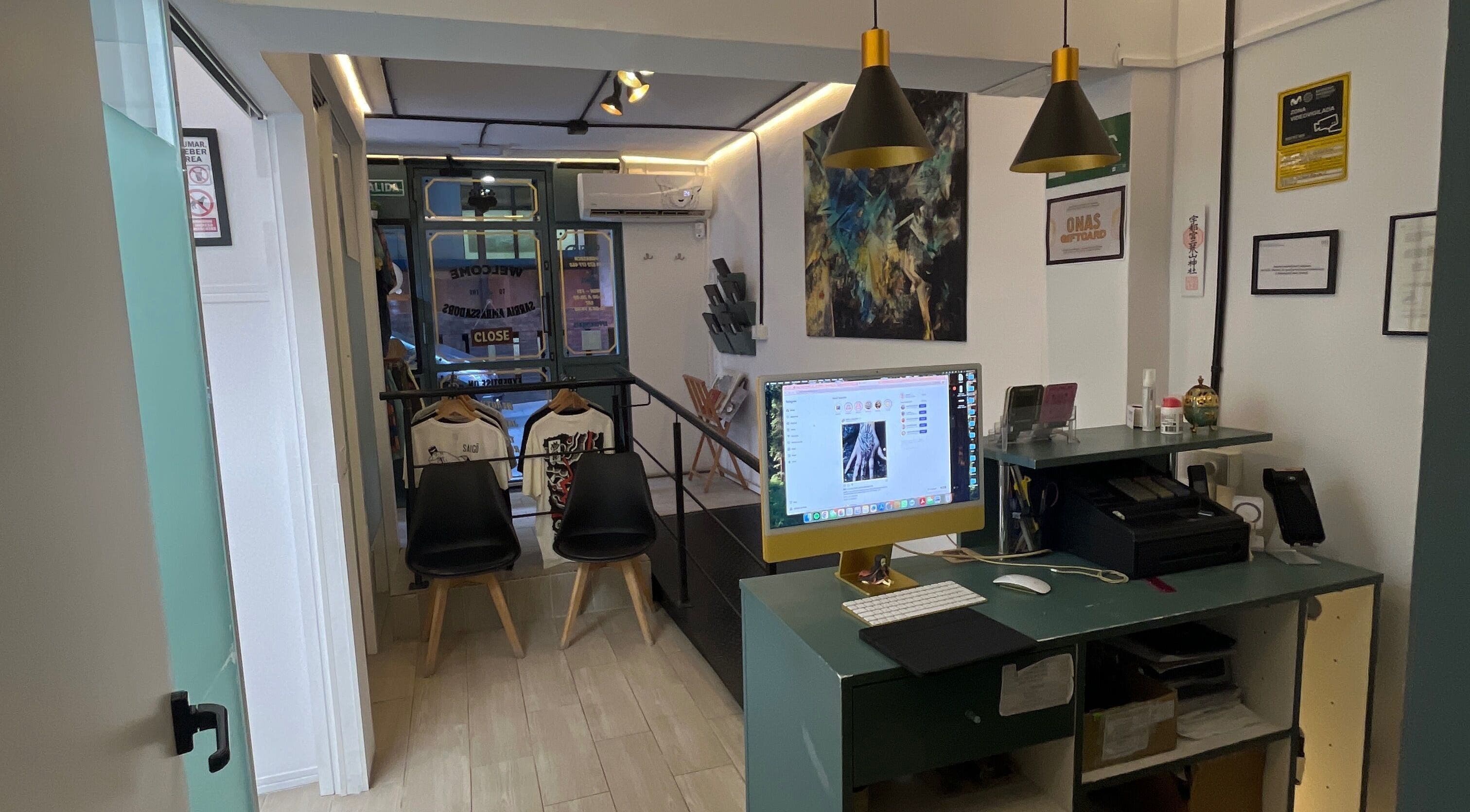 Welcoming reception area at Nia Ochoa in Barcelona, Barcelona, ES with chic decor and modern amenities.