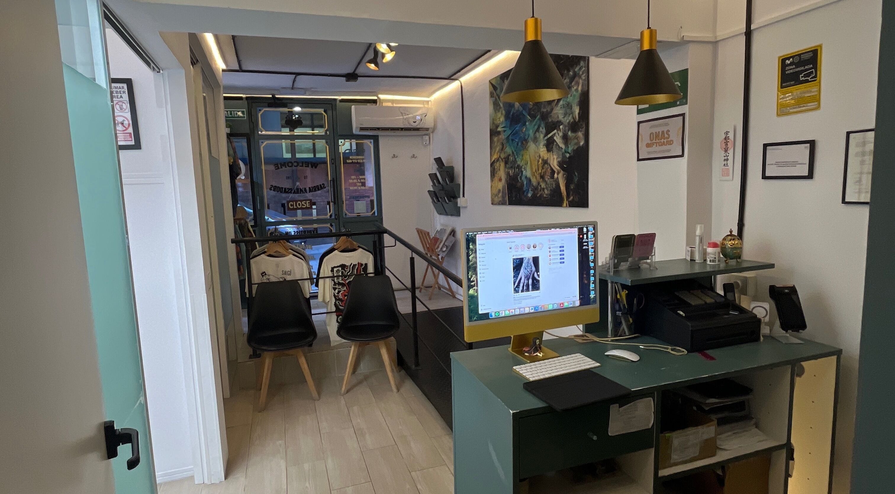 Welcoming reception area at Nia Ochoa in Barcelona, Barcelona, ES with chic decor and modern amenities.