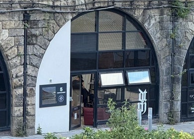 Exterior view of DTRHair located in a historic stone building in Newcastle upon Tyne, England, GB.