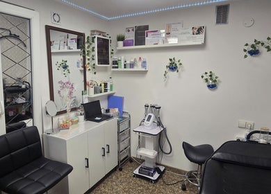 KriS – Permanent & Beauty salonas Vilnius, Vilniaus Apskritis, LT, elegantiškai įrengtas su moderniais prietaisais.