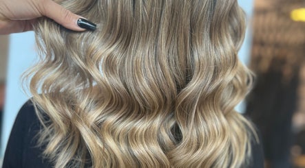Hair By Athena – obraz 3