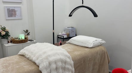 Relaxing treatment room at The Beauty Atelier, Melbourne, Victoria, AU with plush linens and tranquil decor.