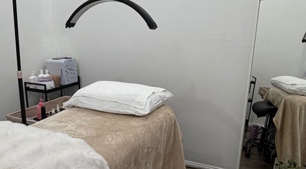 Relaxing treatment room at The Beauty Atelier, Melbourne, Victoria, AU. Cozy, modern, and inviting.