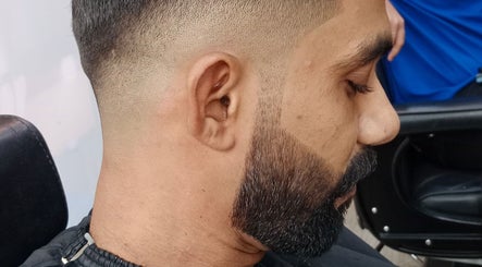 Close-up of a precision haircut at Smart Cut Barber, Kuala Lumpur, Wilayah Persekutuan Kuala Lumpur, MY.