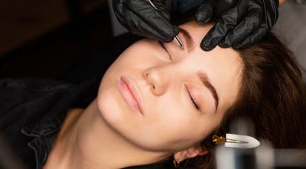 Expert eyebrow shaping at Lash & Brow Haven, Brisbane, Queensland, AU, enhancing natural beauty.