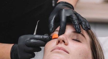 Professional lash service at Lash & Brow Haven, Brisbane, Queensland, AU, showcasing expert beauty techniques.