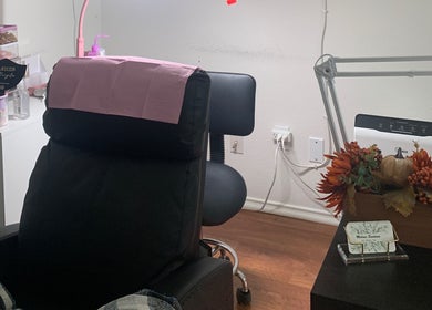 Relaxing beauty chair setup at Lashes by Prizila, Leander, Texas, US featuring decorative elements.