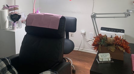 Relaxing beauty chair setup at Lashes by Prizila, Leander, Texas, US featuring decorative elements.