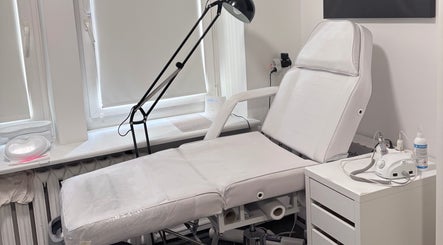 Сучасне обладнання в QuickNails, Mazowieckoe, Poland, PL для професійних процедур манікюру.