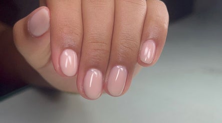 Elegant manicured nails at Gen Lu Beauty Studio, Panamá, Provincia De Panamá, PA.