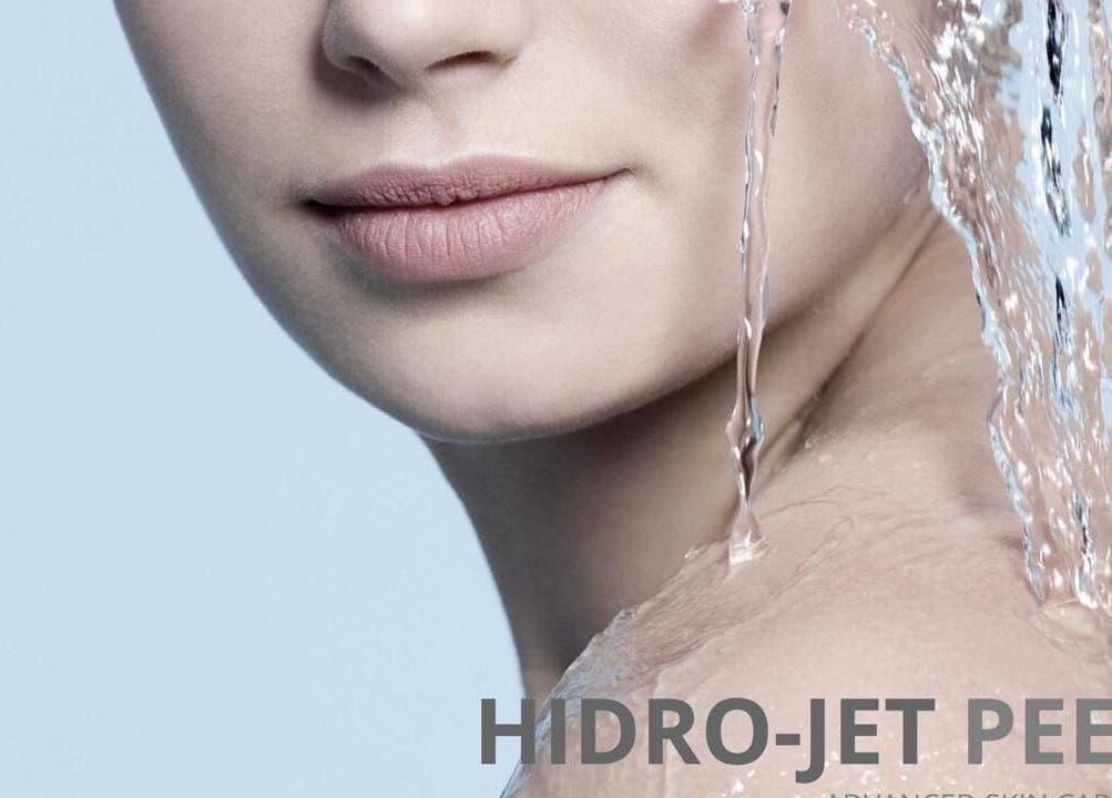 Tratamiento Hidro-Jet Peel en AY BIOSTHETICA, Santander, Cantabria, ES, revitaliza y suaviza la piel.