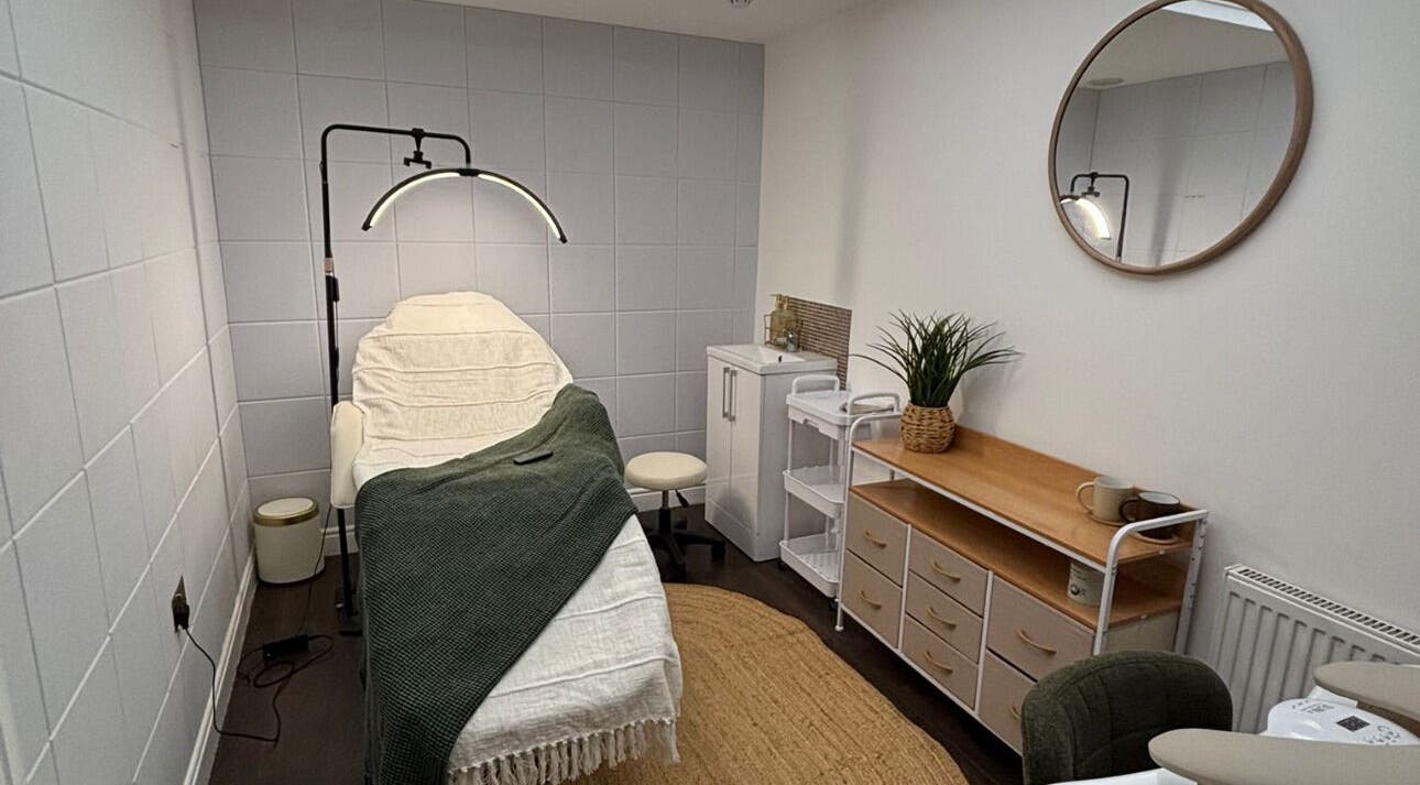 Relaxing treatment room at Mia's Beauty Room in Poole, England, GB with a comfortable spa bed and soothing decor.
