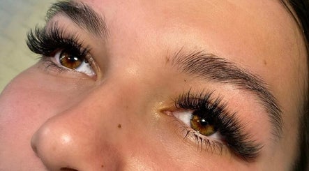 Honey Comb Lash and Beauty