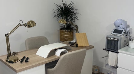 Modern nail and skincare area at Glö Lab Rituals, Mullingar, County Westmeath, IE.