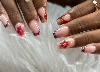 Manucure fleurie chez ANNIE NAILS à Pointe-à-pitre, Grande-terre, GP avec design élégant.