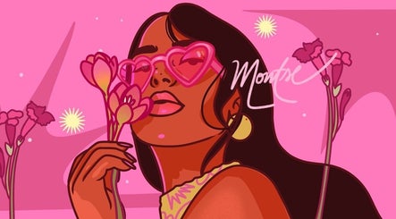 Ilustración vibrante de una mujer con gafas de corazón en MOONLASH, San Luis Potosí, MX.